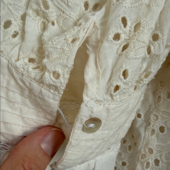 Love The Label Chic White Lace Blouse - Picture 9 of 10